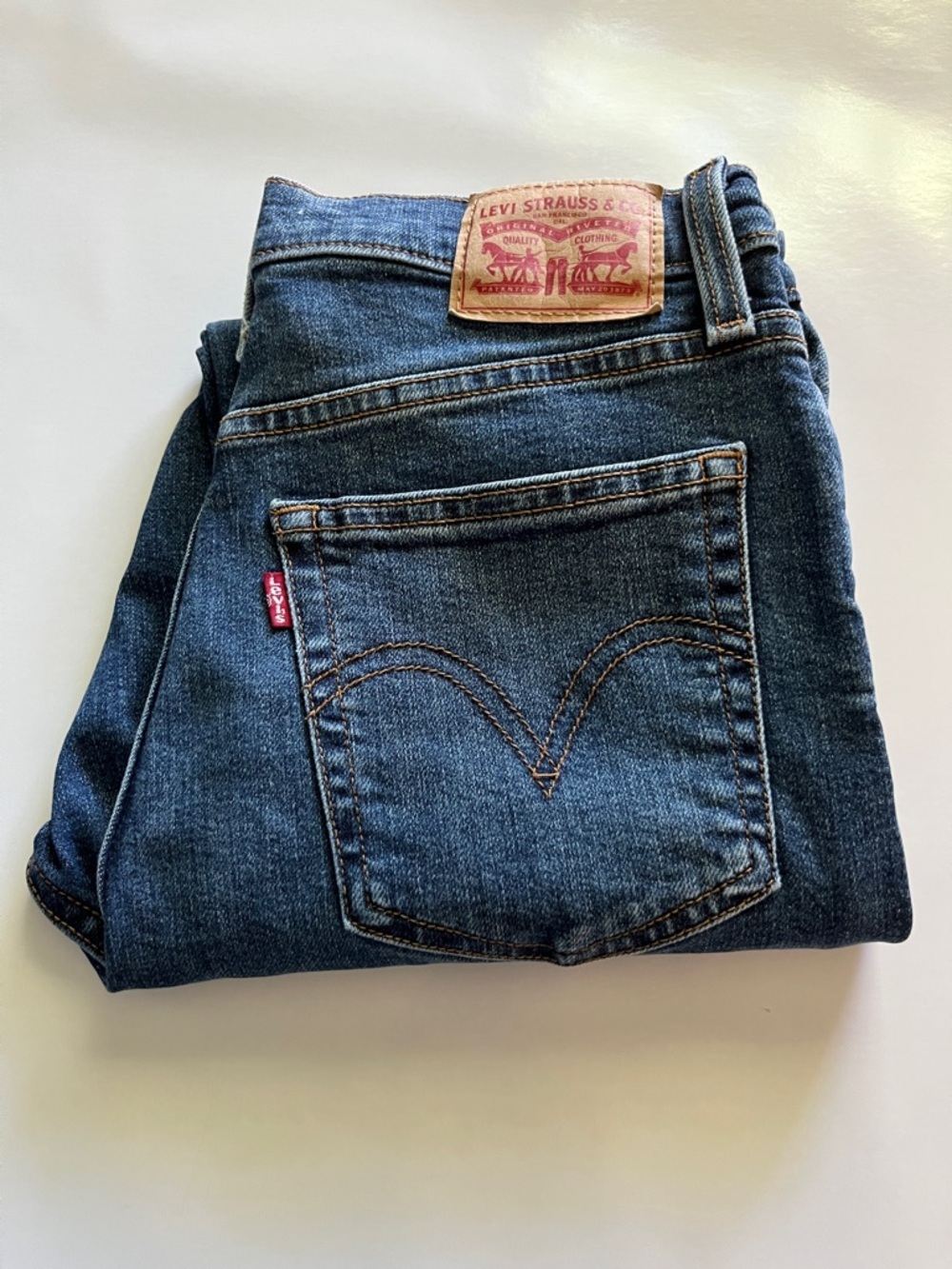 Levi’s Wedgie Straight High Rise Size 28 - Picture 3 of 16